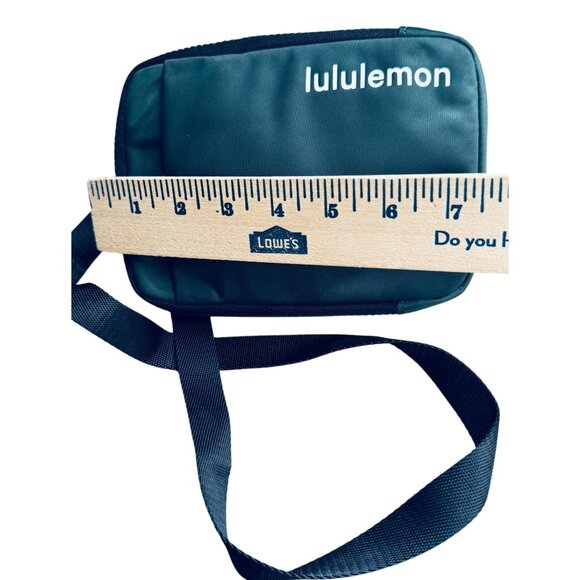 Lululemon Easy Access Crossbody dark teal Bag Nylon Belt Black Adjustable Strap - Picture 9 of 9